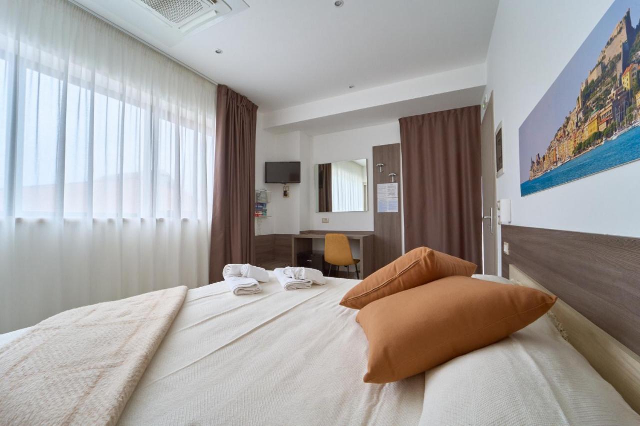 Firmafede Guest House Sarzana Buitenkant foto